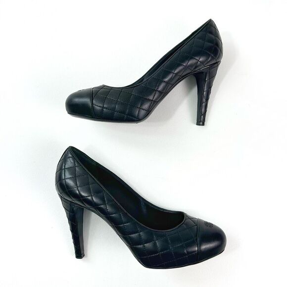 CHANEL Quilted Platform Black Pumps Size 38.5 US 8 CC Logo Heel Cap Toe - Picture 2 of 12